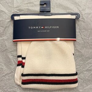 NWT Tommy Hilfiger Beanie Hat and Scarf Set Beautiful Off White w RedWhite&Blue